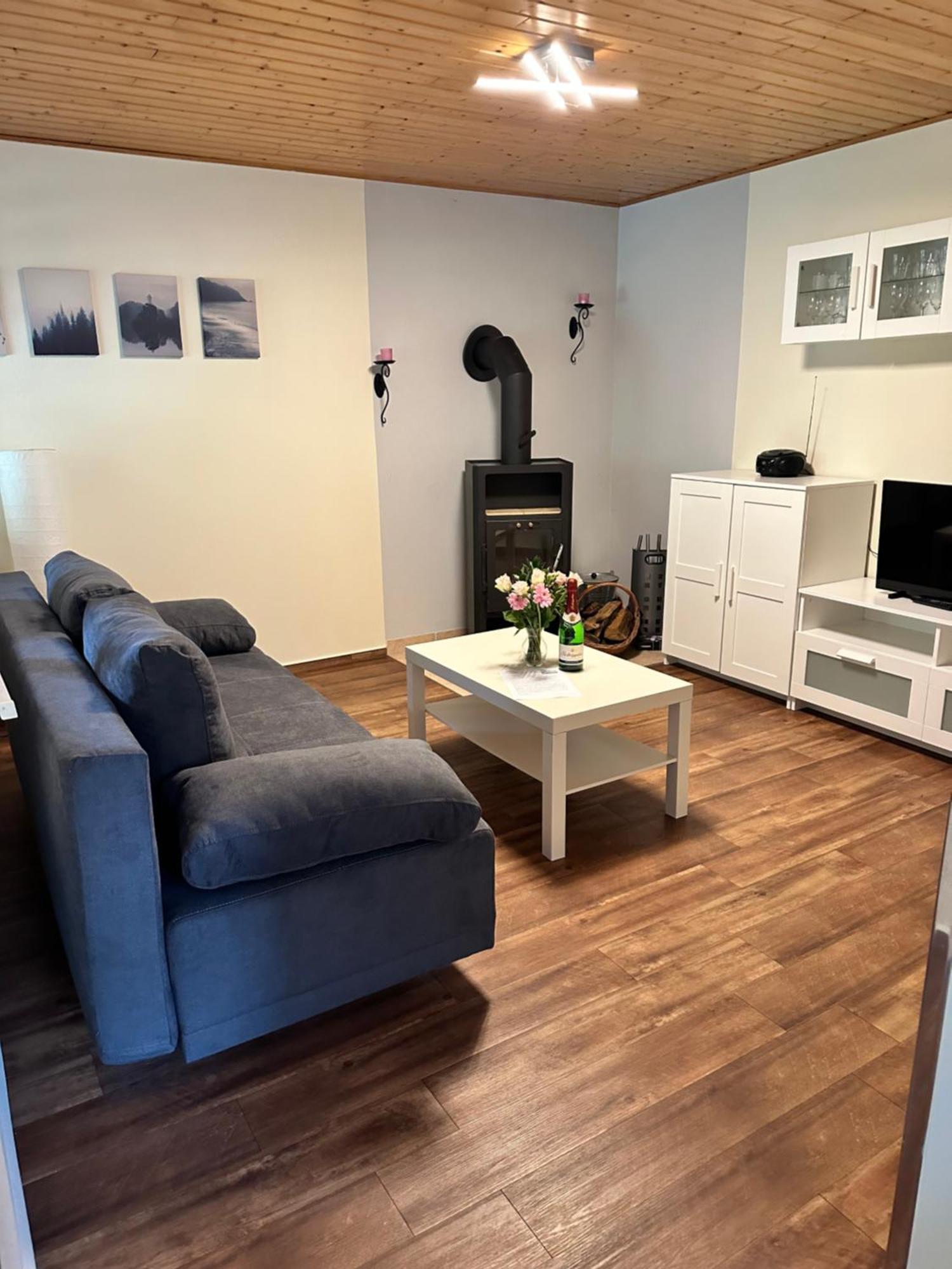 Bungalow Am Dobbertiner See Luaran gambar